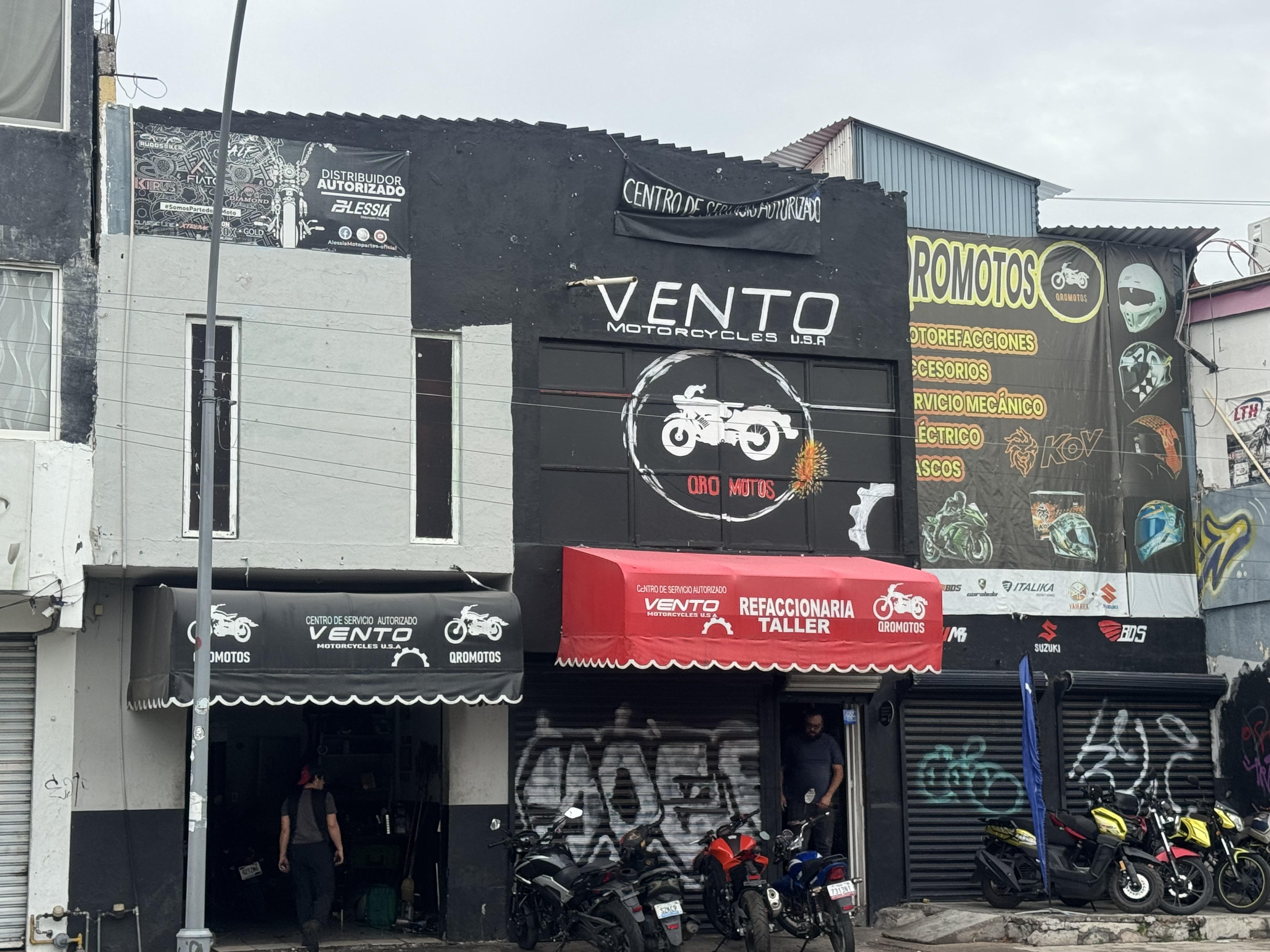 Qromotos